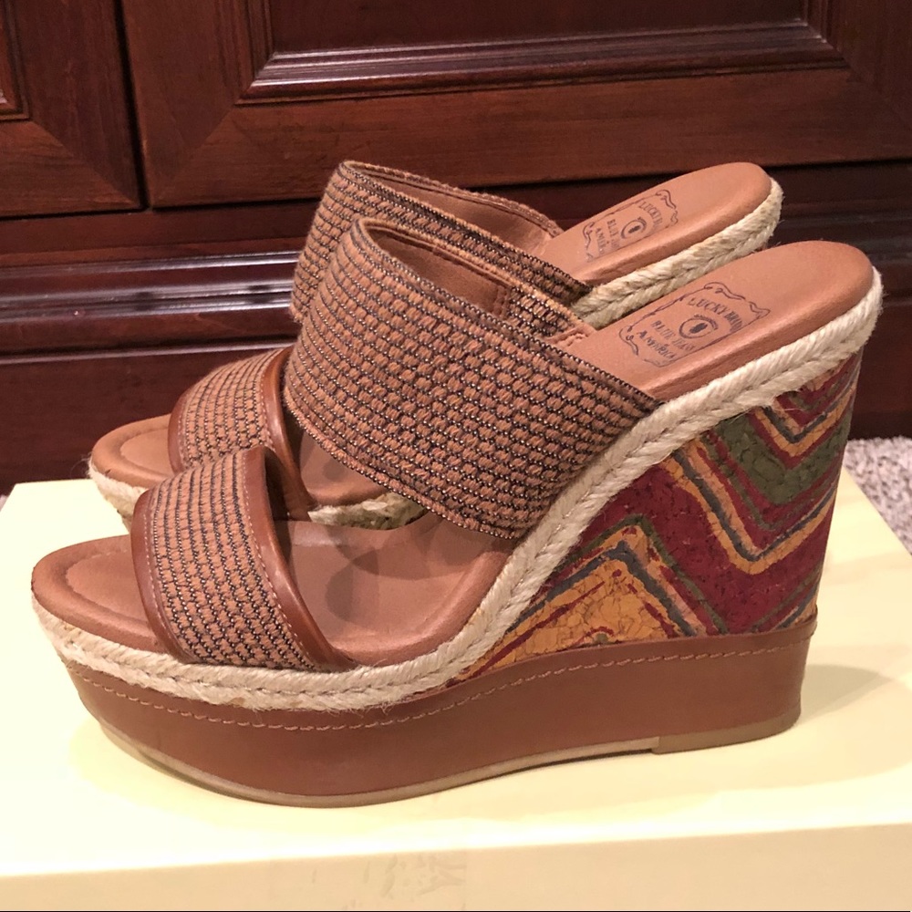 SOLD- Lucky Brand Candy Wedge - Picture 2 of 8